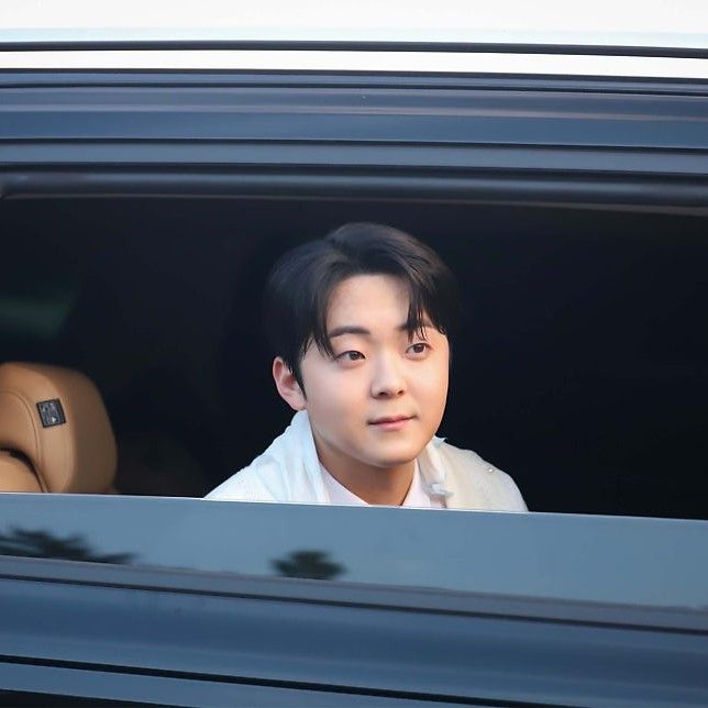 Behind-the-scenes cut of Park Minsu