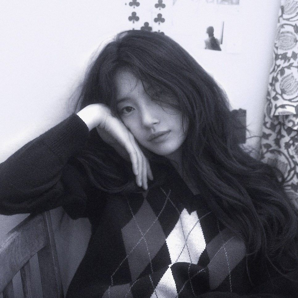Recent activity shot of Bae Suzy