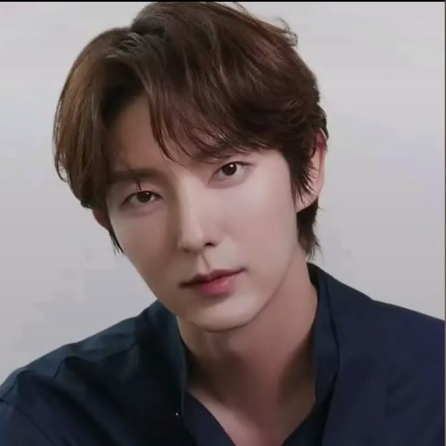 Recent activity shot of Lee Joongi