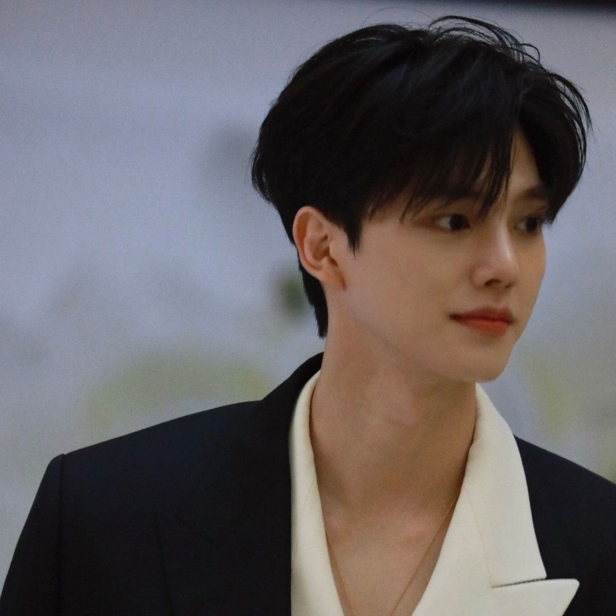 Behind-the-scenes cut of Song Kang