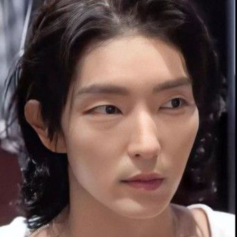 A moment captured by a fan of Lee Joongi