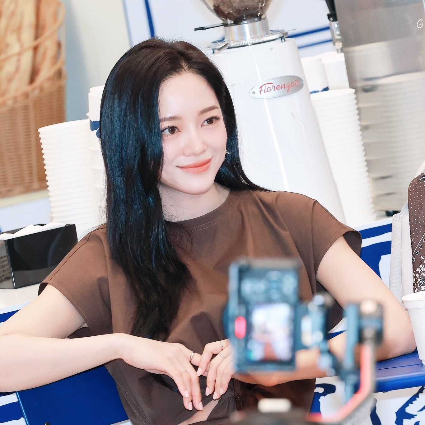 Behind-the-scenes cut of Kim Sejeong