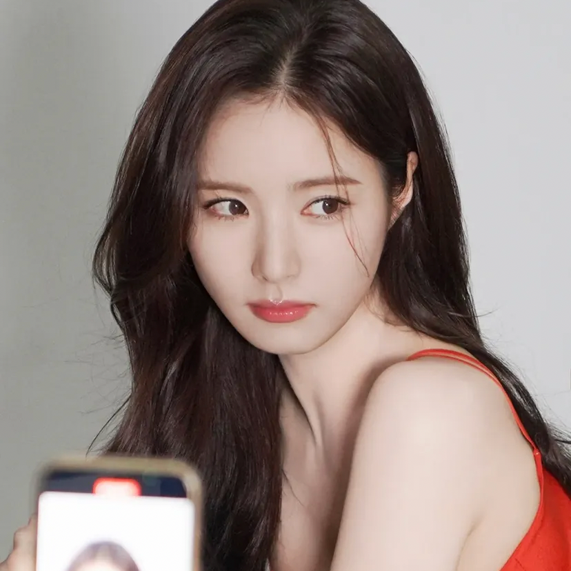 Behind-the-scenes cut of Shin Sekyung