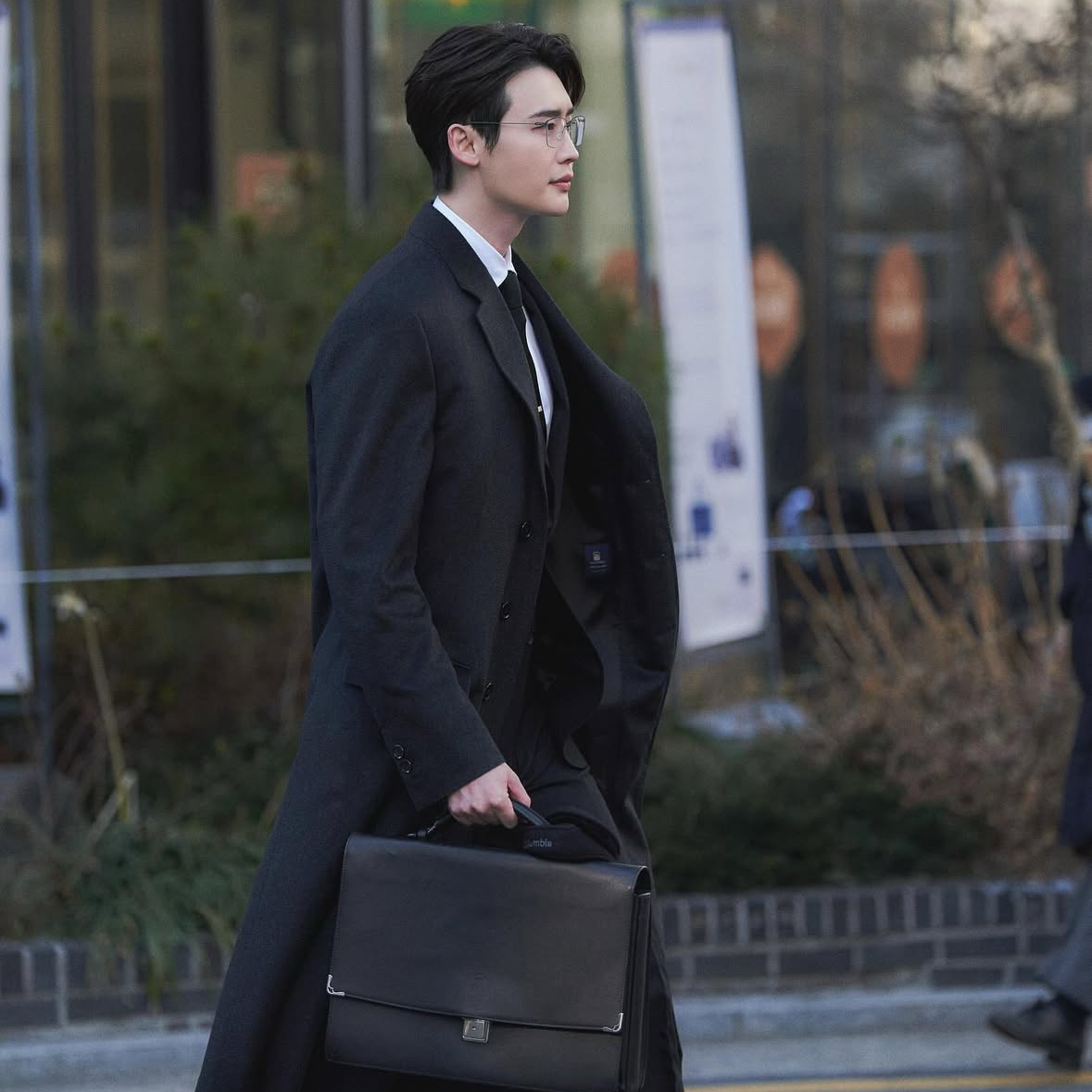 A moment captured by a fan of Lee Jongsuk