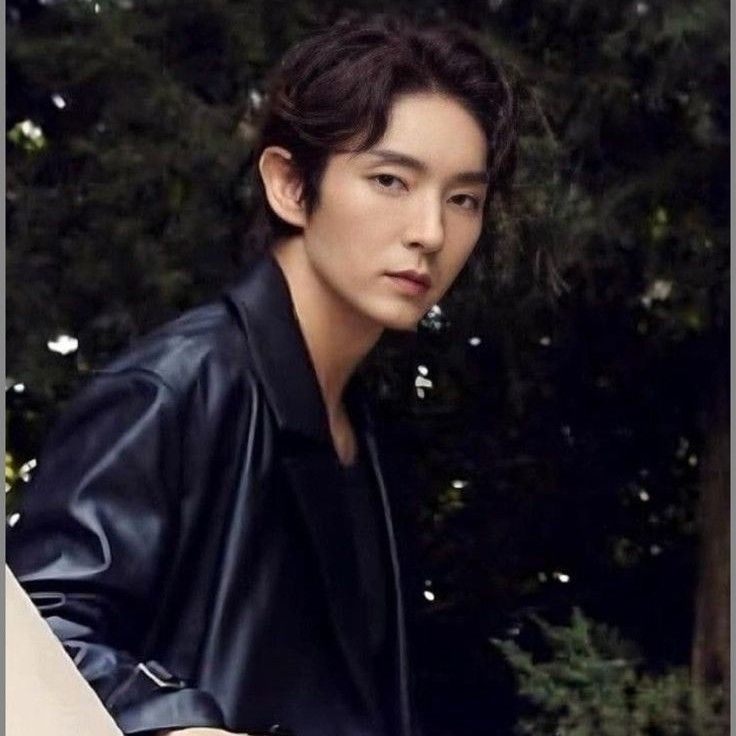 Behind-the-scenes cut of Lee Joongi
