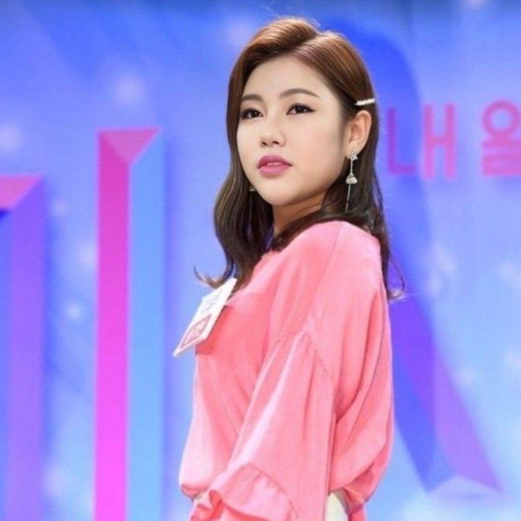 Foto terbaru dari Song Gain