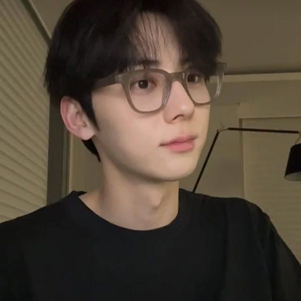 Popular profile photo of Hwang Minhyun loved by fans