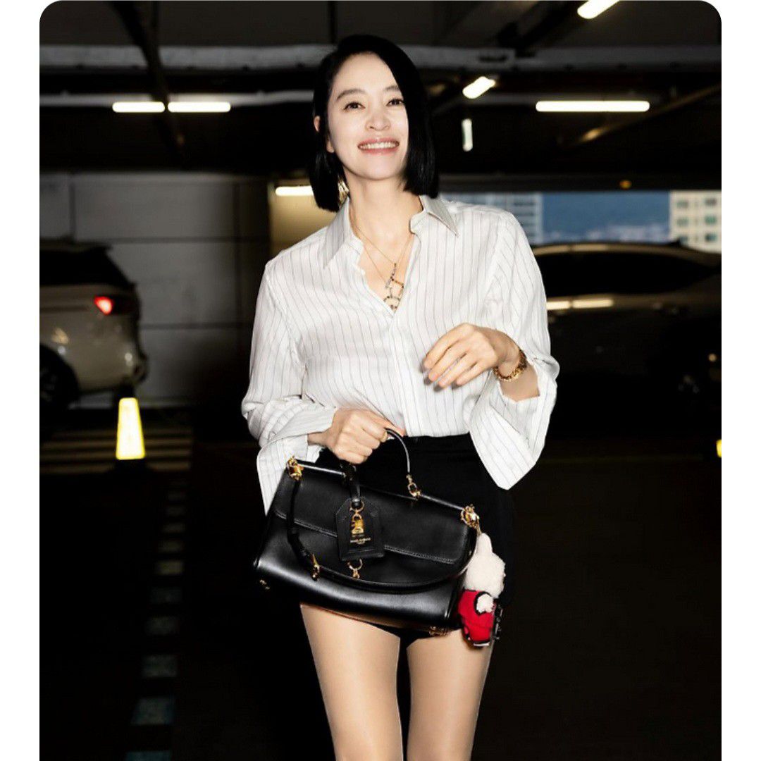 Behind-the-scenes cut of Kim Hyesoo