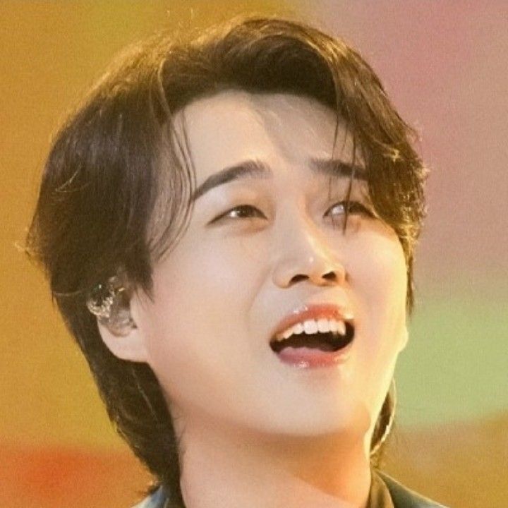 A moment captured by a fan of Hwang Youngwoong