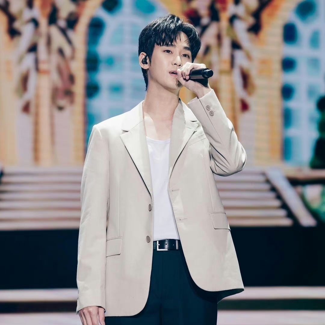 キム・スヒョンのビハインドカット