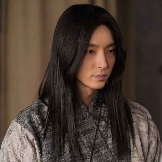Behind-the-scenes cut of Lee Joongi