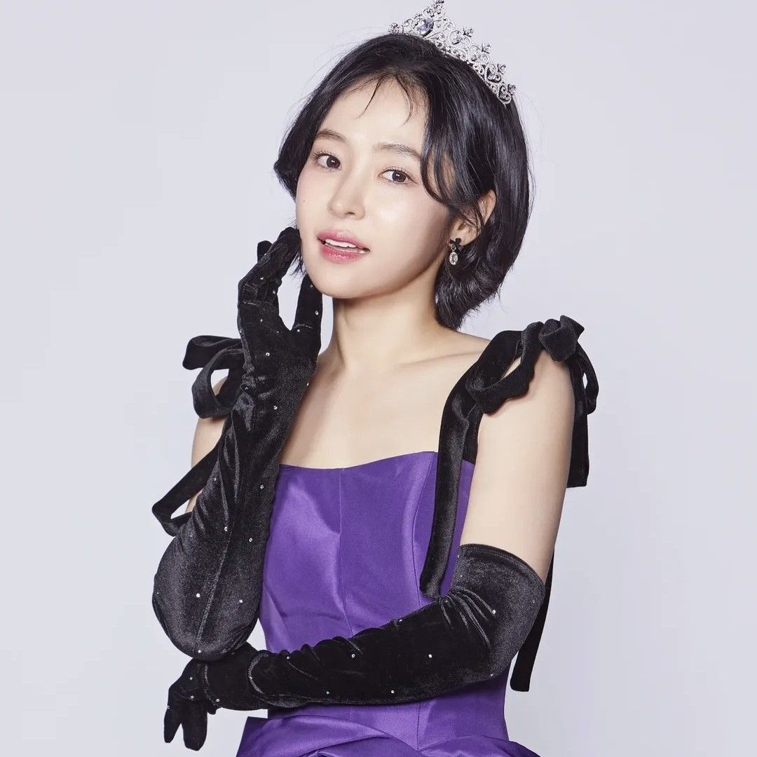 Behind-the-scenes cut of Hong Ja