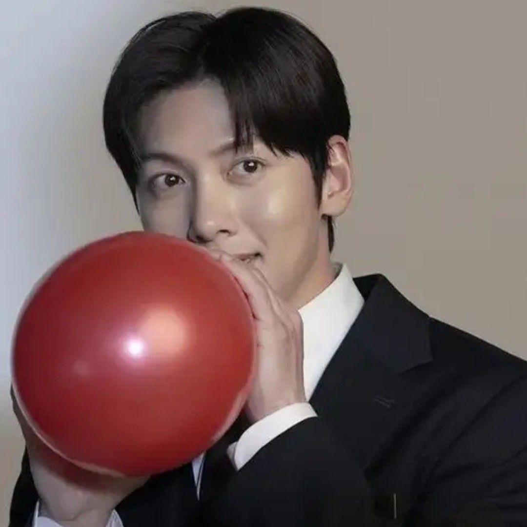 A moment captured by a fan of Ji Changwook