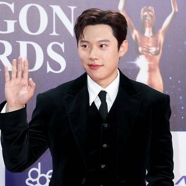 Behind-the-scenes cut of Kim Sungcheol