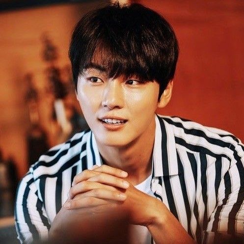 Cuplikan di balik layar dari Yoon Shiyoon