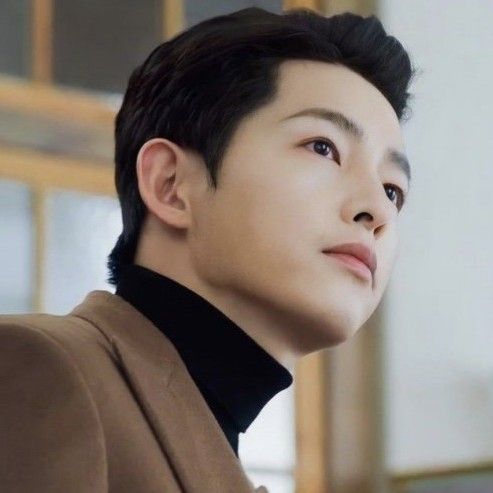 Latest photo of Song Joongki
