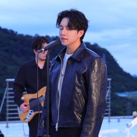 Latest photo of Lee Seunggi