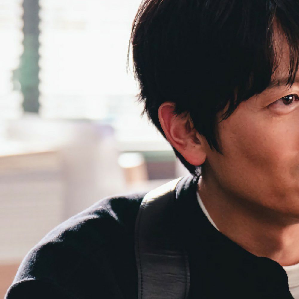 Behind-the-scenes cut of Ji Sung