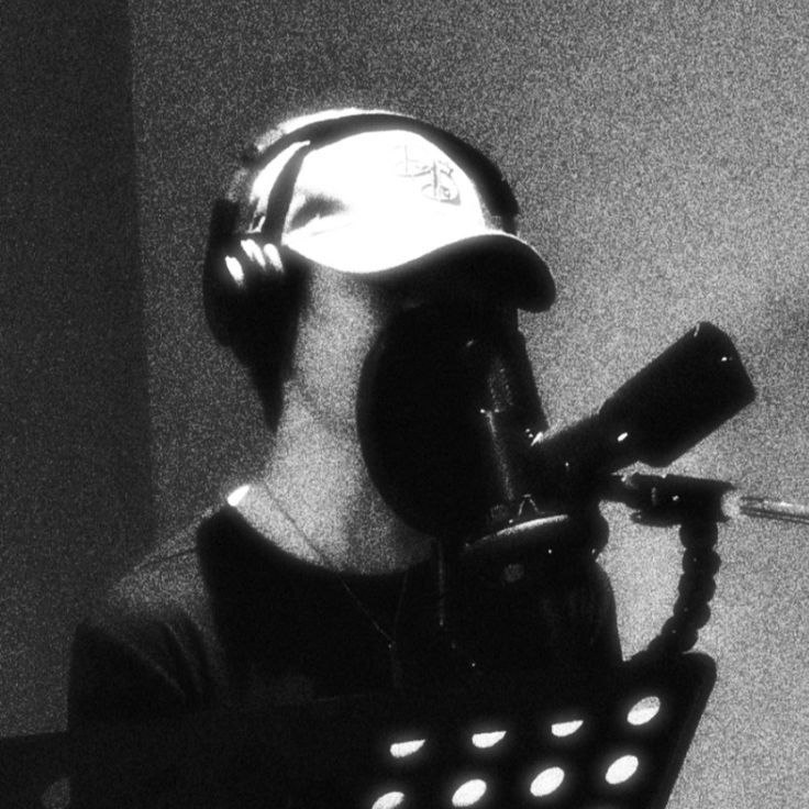 Behind-the-scenes cut of Ha Jimin