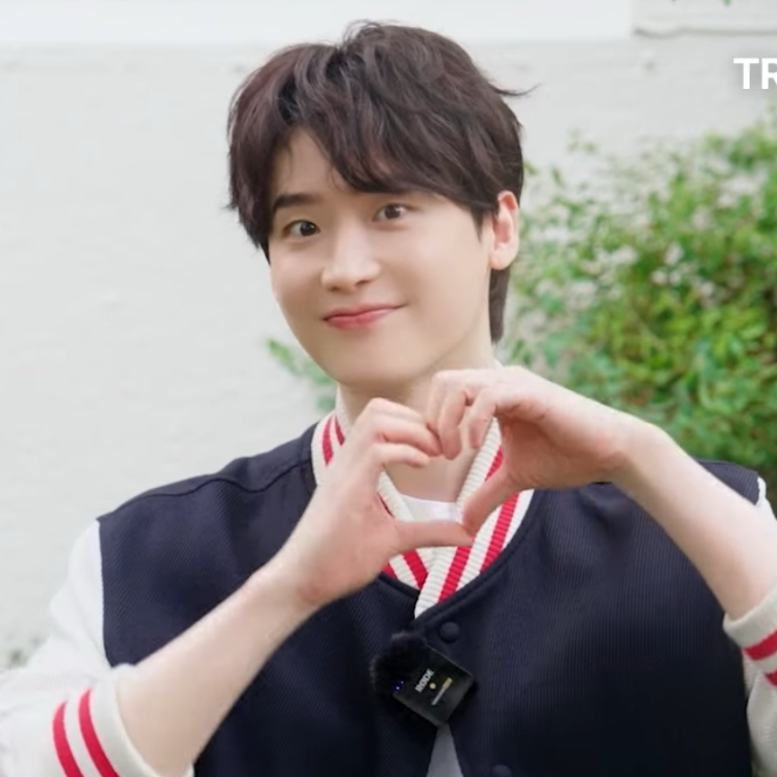 Recent activity shot of Lee Jongsuk