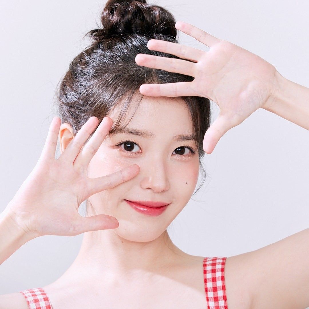 A moment captured by a fan of IU