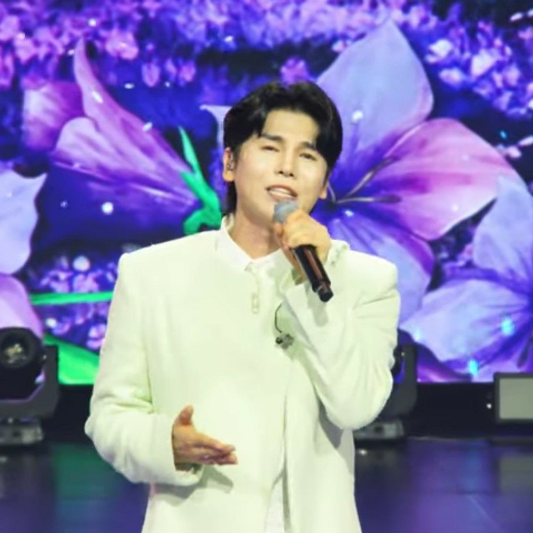 A moment captured by a fan of Kim Junsu (1991)