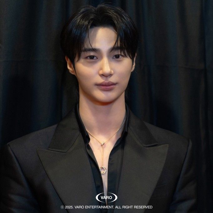 Latest photo of Byeon Wooseok