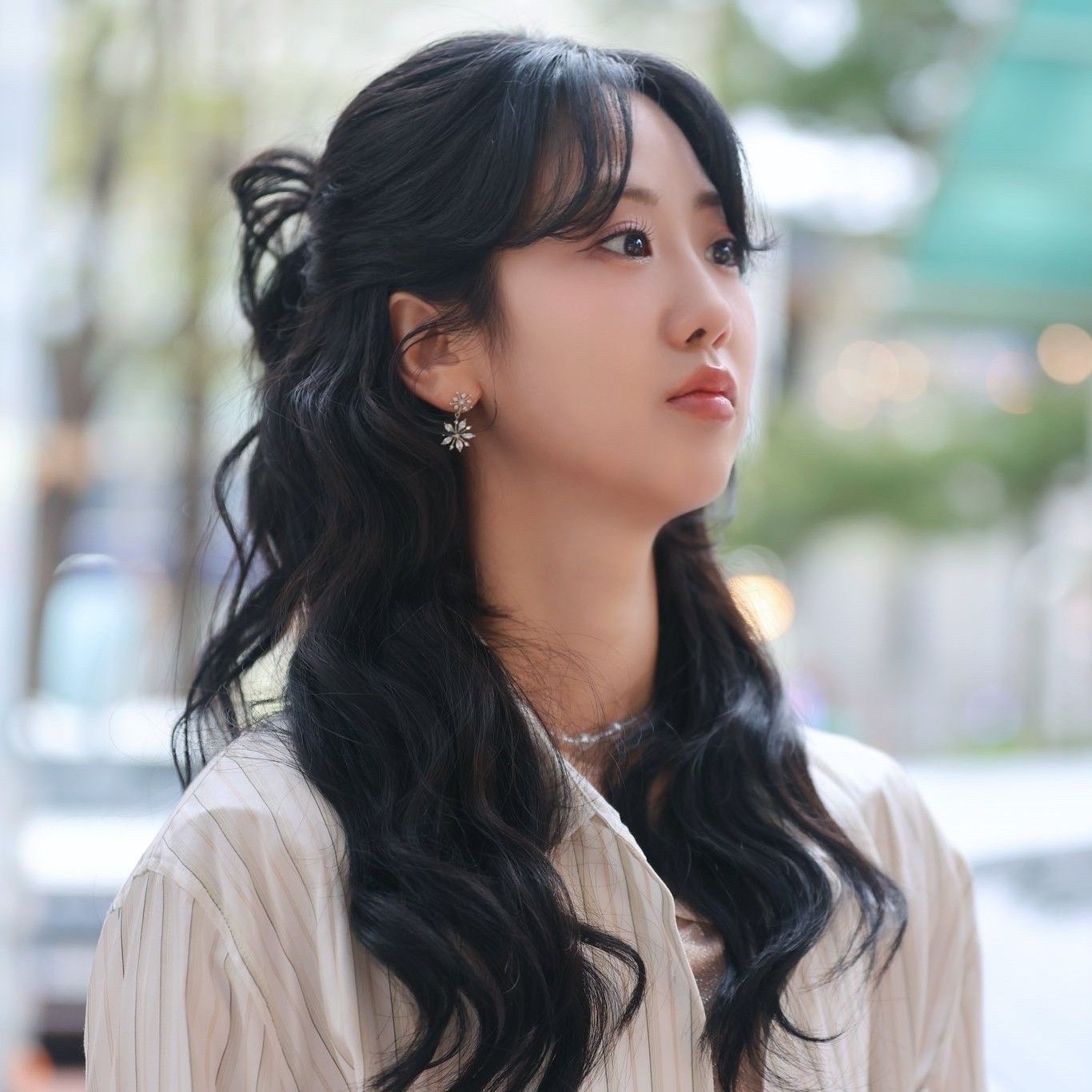 Behind-the-scenes cut of Kang Hyeyeon