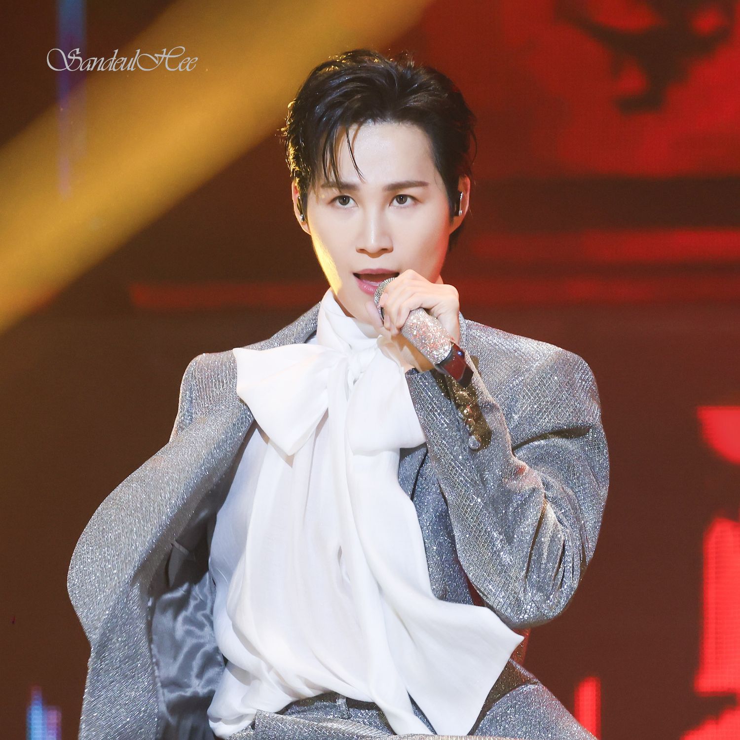 粉丝拍下的金熙栽瞬间