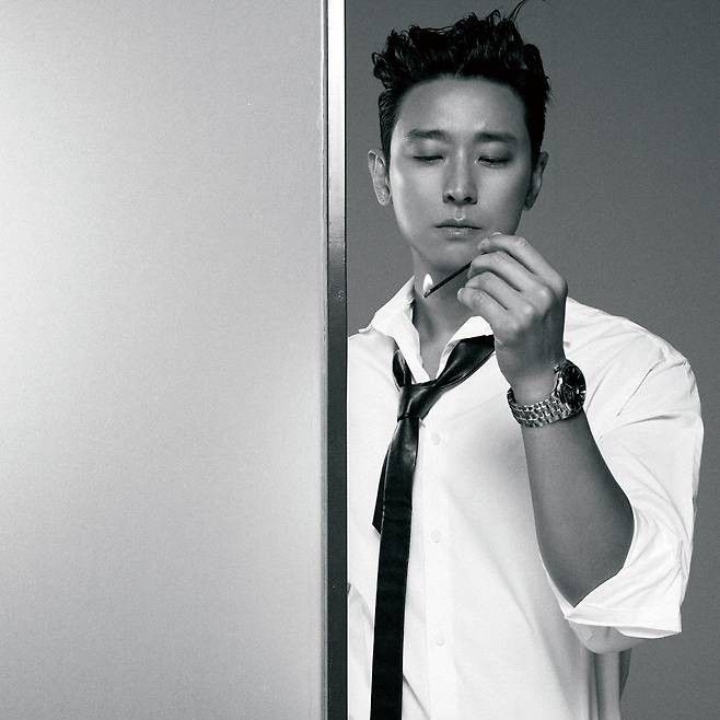 Behind-the-scenes cut of Joo Jihoon