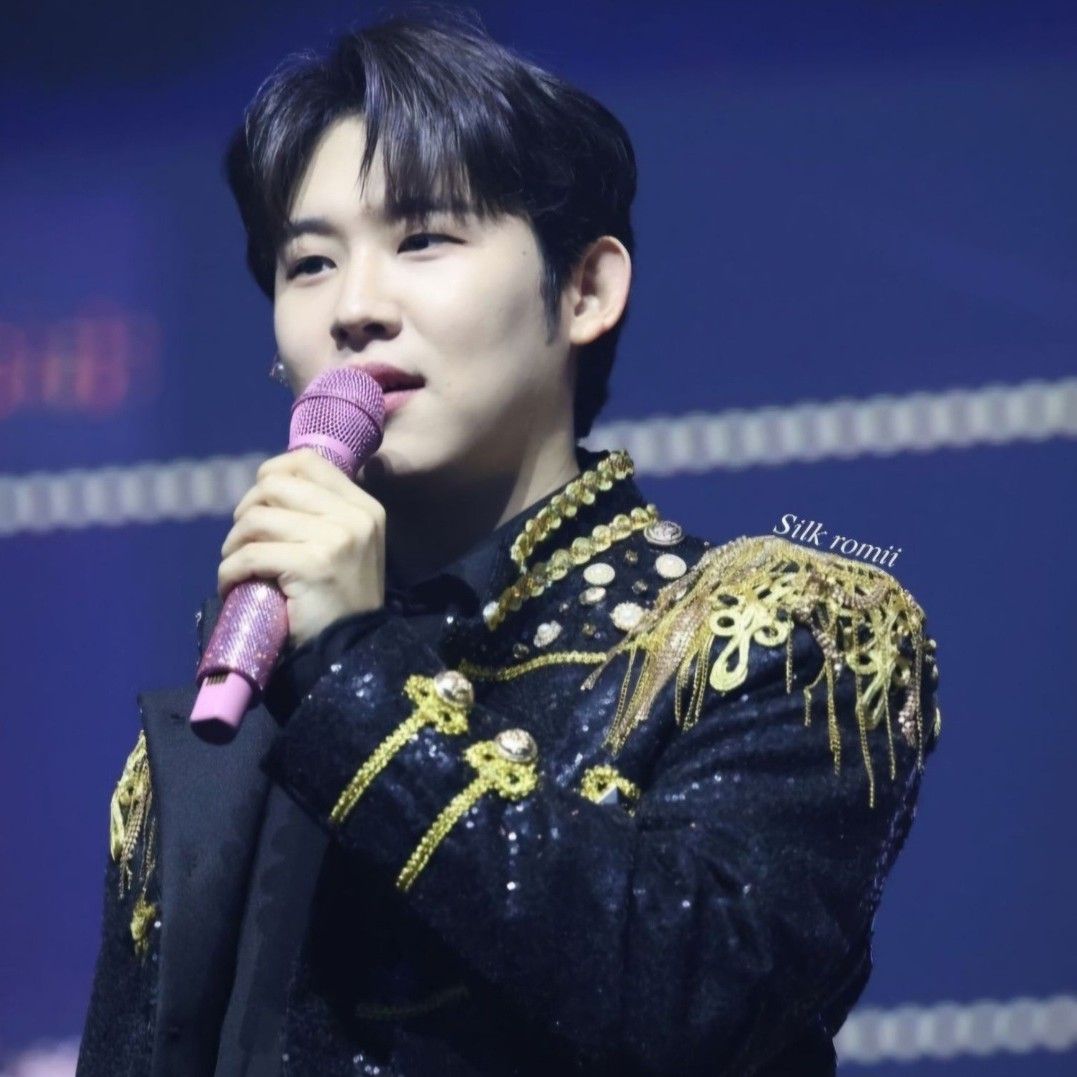 A moment captured by a fan of Jinuk