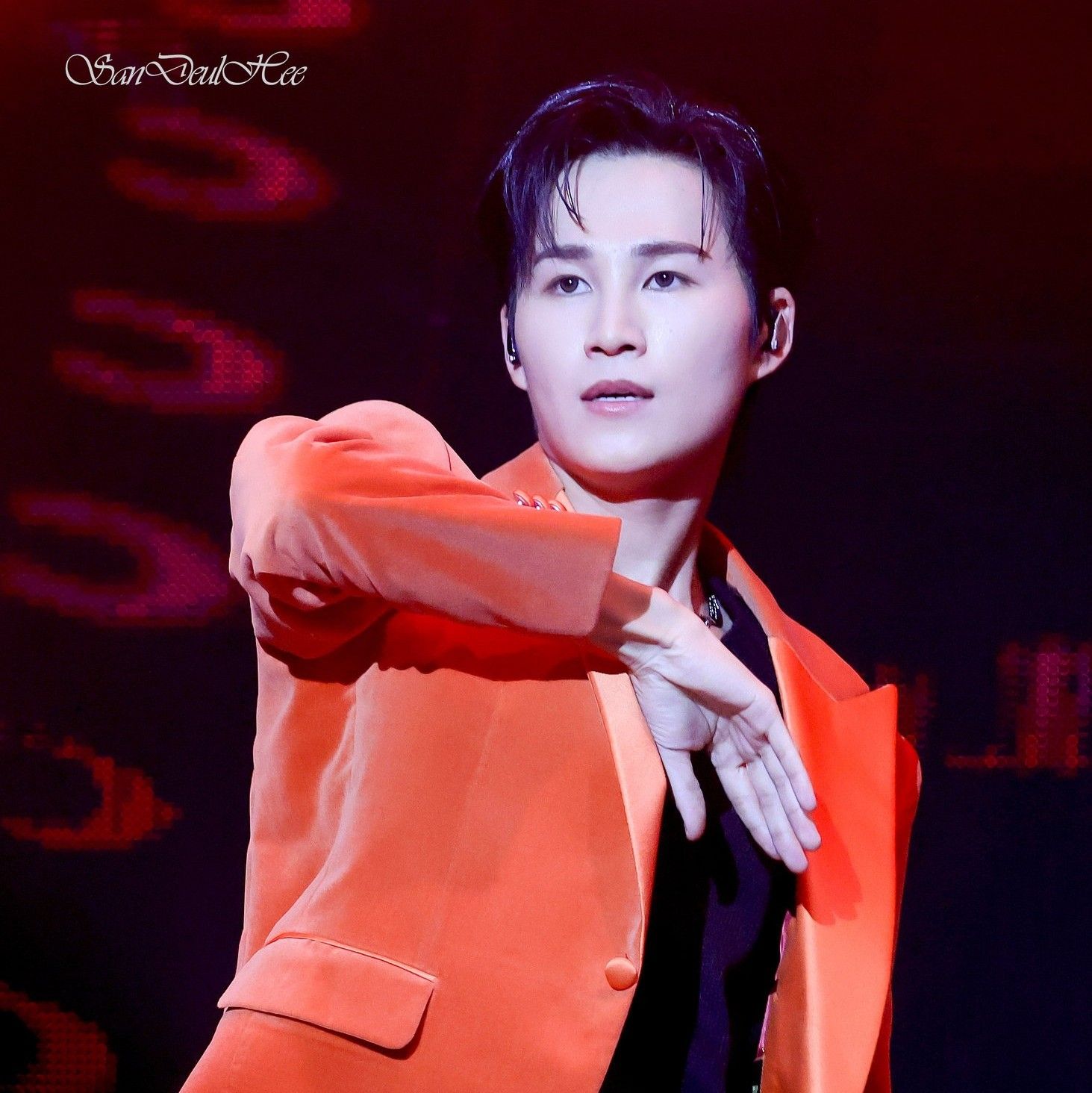 Behind-the-scenes cut of Kim Heejae