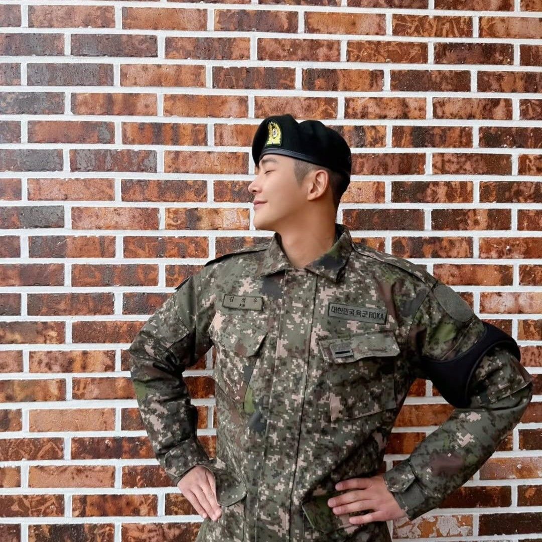 로운의 최신 사진