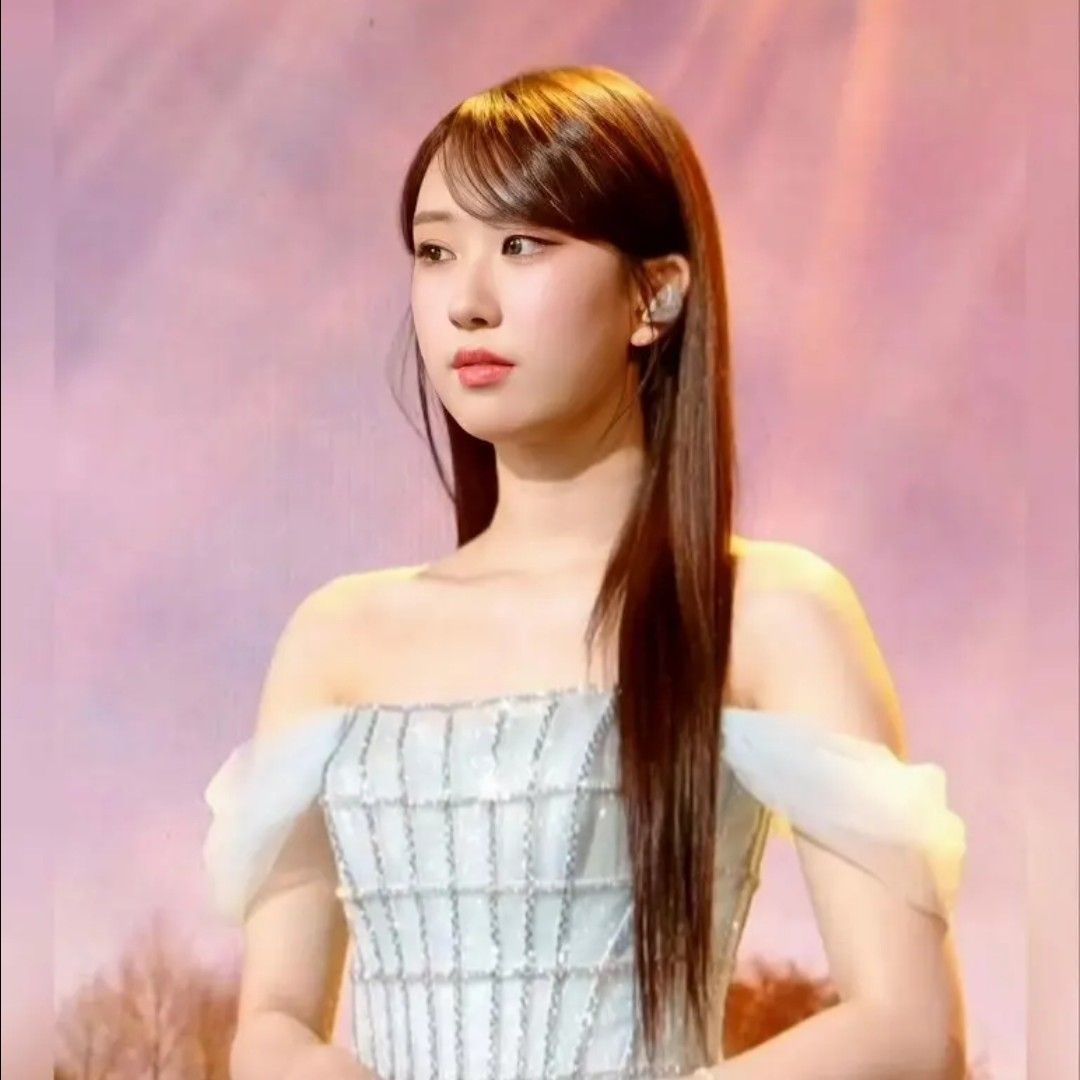 Latest photo of Jeon Yujin