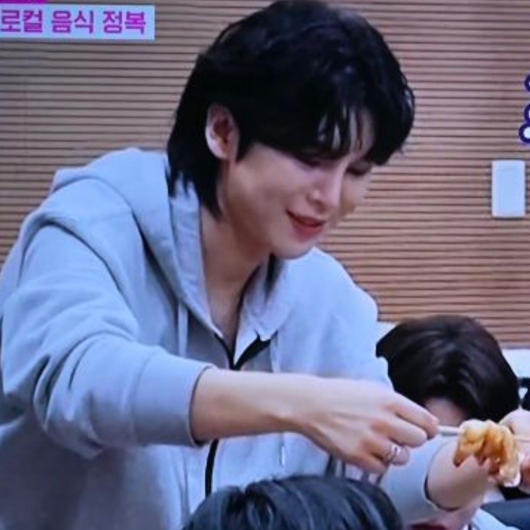 Behind-the-scenes cut of Kim Junsu (1991)