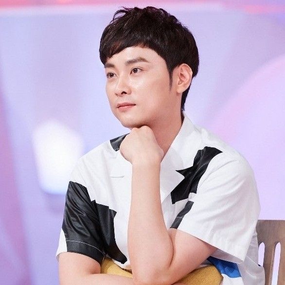 A moment captured by a fan of Min Kyunghoon
