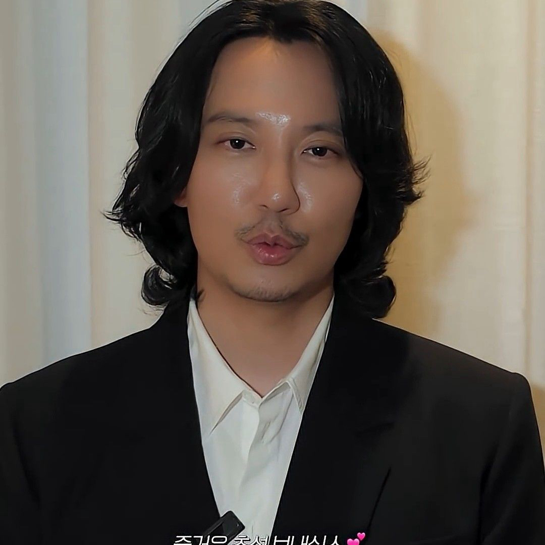 Behind-the-scenes cut of Kim Namgil