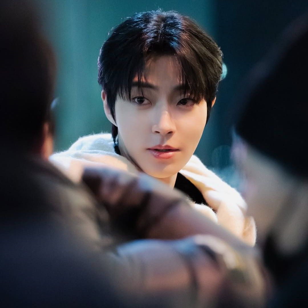 Cuplikan di balik layar dari Hwang Inyoup