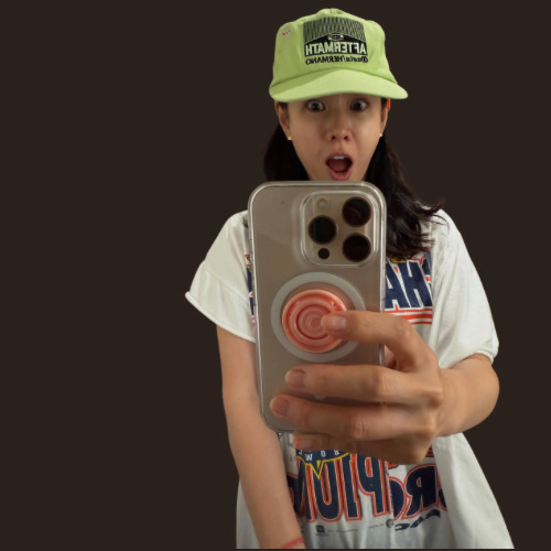 Behind-the-scenes cut of Son Yejin