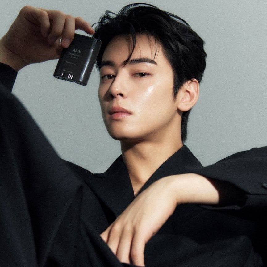 A moment captured by a fan of Cha Eunwoo