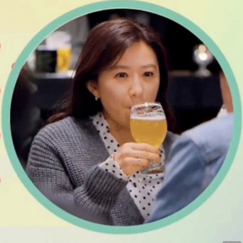A moment captured by a fan of Kim Heeae