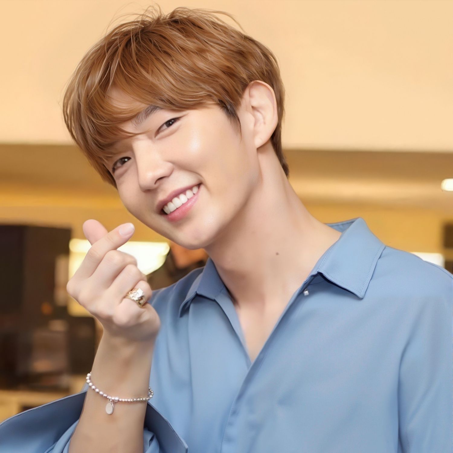 A moment captured by a fan of Lee Joongi