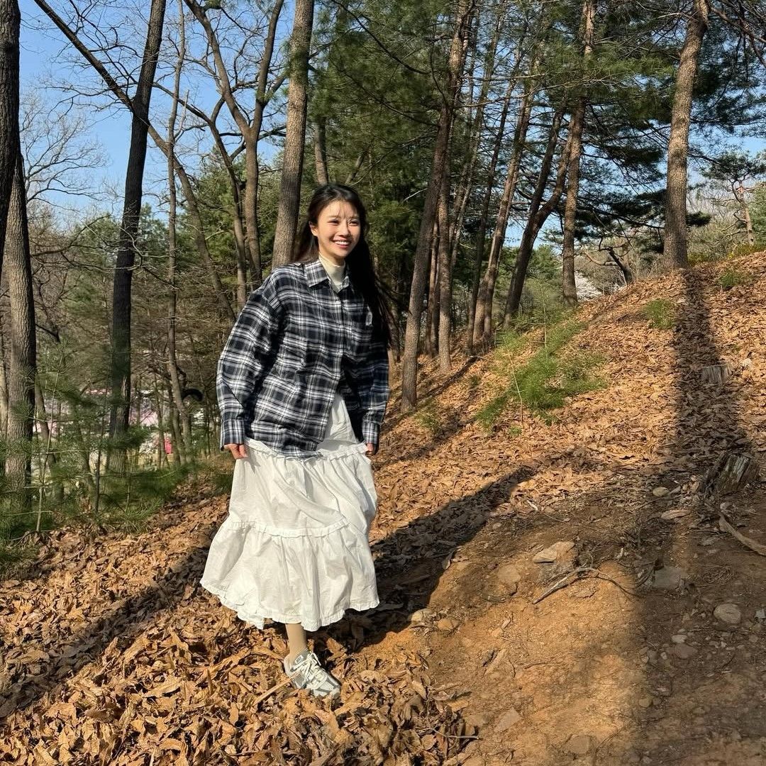 Behind-the-scenes cut of Lee Mijoo