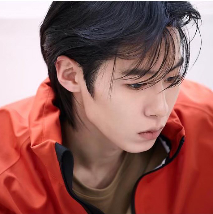 Recent activity shot of Lee Jaewook