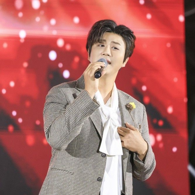 Behind-the-scenes cut of Jin Haesung