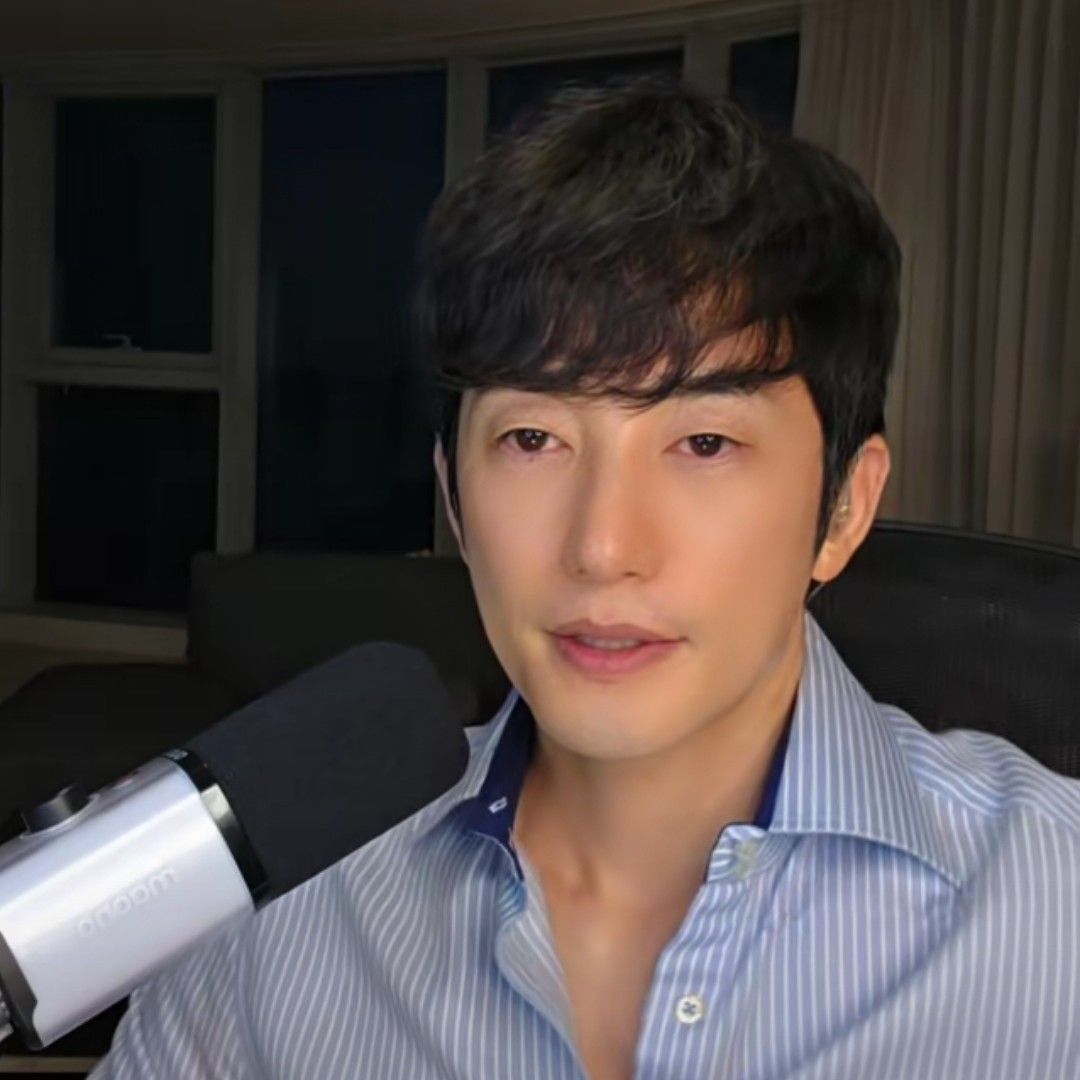 A moment captured by a fan of Park Sihoo
