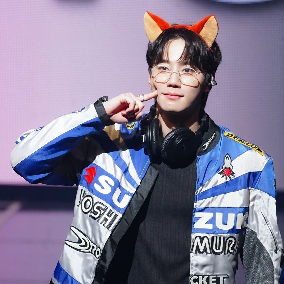 Behind-the-scenes cut of Lee Junyoung