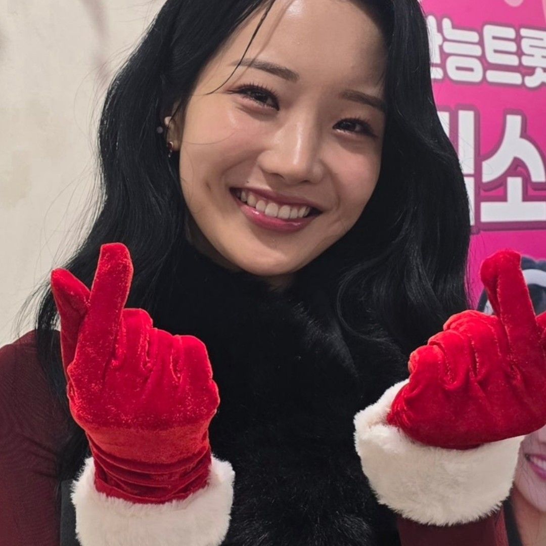 Recent activity shot of Kim Soyeon (2004)