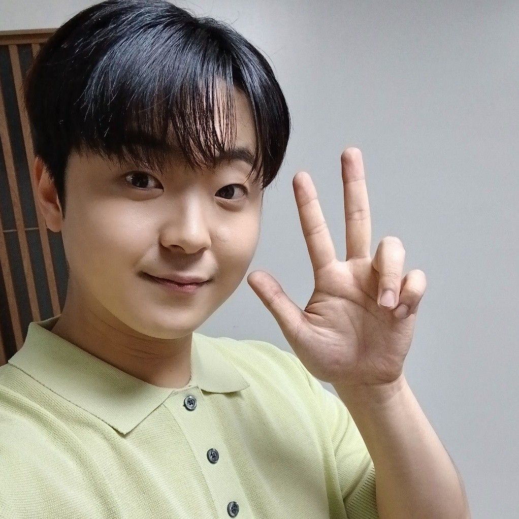 Behind-the-scenes cut of Park Minsu