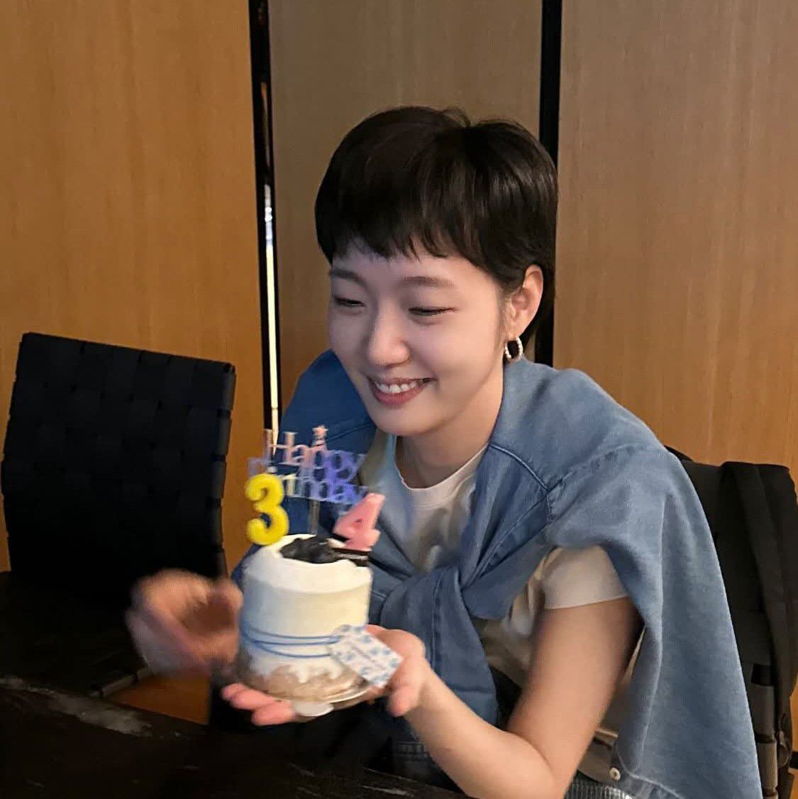 Behind-the-scenes cut of Kim Goeun